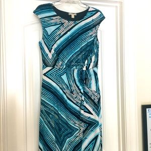 Cropped shoulder geometric print dress